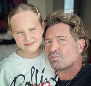 Gabriel Soto Instagram - Weekend time 🤗❤️ #mylittlevabygirl #Miranda #amosertupapá