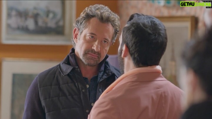 Gabriel Soto Instagram - Leandro llega muy amenazante con Manuela, pero su familia la apoya.
#VencerLaCulpa