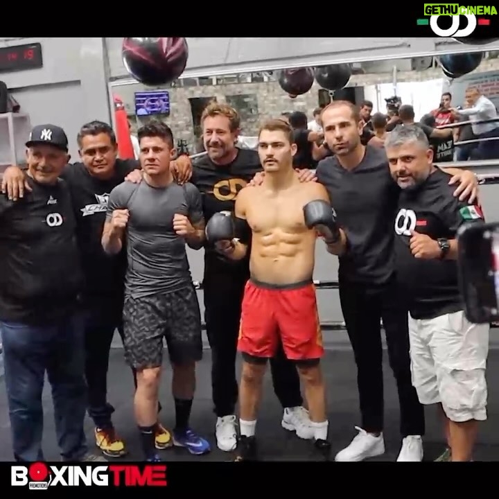 Gabriel Soto Instagram - Itβs on!!!! 2 de Diciembre!!! Letβs go @oscarduartej πͺπͺπͺπ₯π₯π₯ @goldenboy @memorochaa @makeawar @daznboxing @oscardelahoya @pepegomez1 @boxing_time_mx @yorhealth #proximocampeondelmundo #idolo100mexicano π²π½π²π½π²π½
