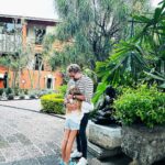 Gabriel Soto Instagram - Daddy’s little girl 💗 #Miranda @lasquintas.hotel 😘🙏🏼😃 👟 : @kswiss @kswissmexico Hostería Las Quintas Hotel Restaurante Spa