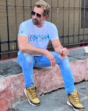 Gabriel Soto Instagram - Hoy día de shooting  @kswiss @kswissmexico 📸📸📸 #soblessed #sothankful
