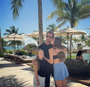 Gabriel Soto Instagram - GRACIAS @fairmontmayakoba por las finísimas atenciones. La hemos pasado ESPECTACULAR. Sin duda de los mejores hoteles de nuestro país 🔝🔝🔝🇲🇽🇲🇽🇲🇽#besthotels #fairmontmayakoba #inlakech