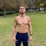 Gabriel Soto Instagram - Nunca se pierde… siempre se aprende y de cada dificultad se abren una infinidad de oportunidades de crecimiento mi querido @oscarduartej 🥊🙌🏻. Eres un GUERRERO en toda la extensión de la palabra y tienes todo mi apoyo, cariño y admiración siempre 🙏🏼🙏🏼🙏🏼. A regresar más fuertes que nunca 💪 @memorochaa @goldenboy @oscardelahoya @makeawar @pepegomez1 @carlosduarte.12