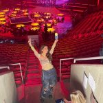 Galilea Montijo Instagram - What a work!!!! @premiolonuestro @wisin @machinegunkelly