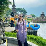 Galilea Montijo Instagram - #ulundanu ❤️ #bali #indonesia Ulundanu Temple Bali Island