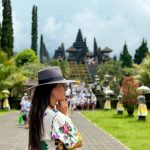 Galilea Montijo Instagram - Me quiero quedar en #Bali 🤦🏻‍♀️😍 #Indonesia #besakihmothertemple 3ra foto: Literal lloraba de emoción😊al sentir este lugar lleno de magia 😍 Besakih Mother Temple