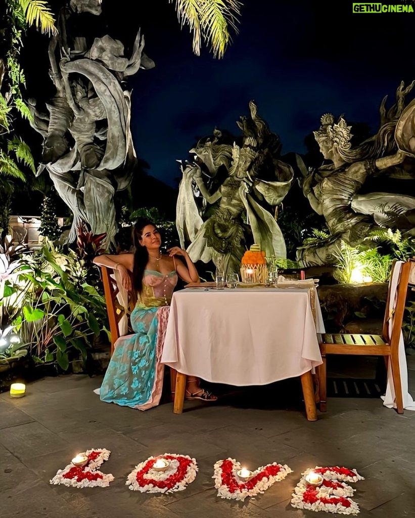 Galilea Montijo Instagram - Les deseo MUCHO LOVE ❤️ este 2024 🥂 Bali, Indonesia