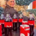 Galilea Montijo Instagram - Amo estas fechas en familia, que mejor compartir con todos el sabor de @cocacolamx #NavidadCocaCola23 #Publicidad