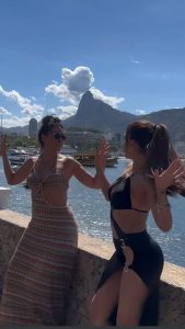 Galilea Montijo Instagram - 😂😂😂😂 Que gozaderaaaaa contigo mi @tefivalenzuela 💃🏻💃🏻💘💘🙌🏼🙌🏼