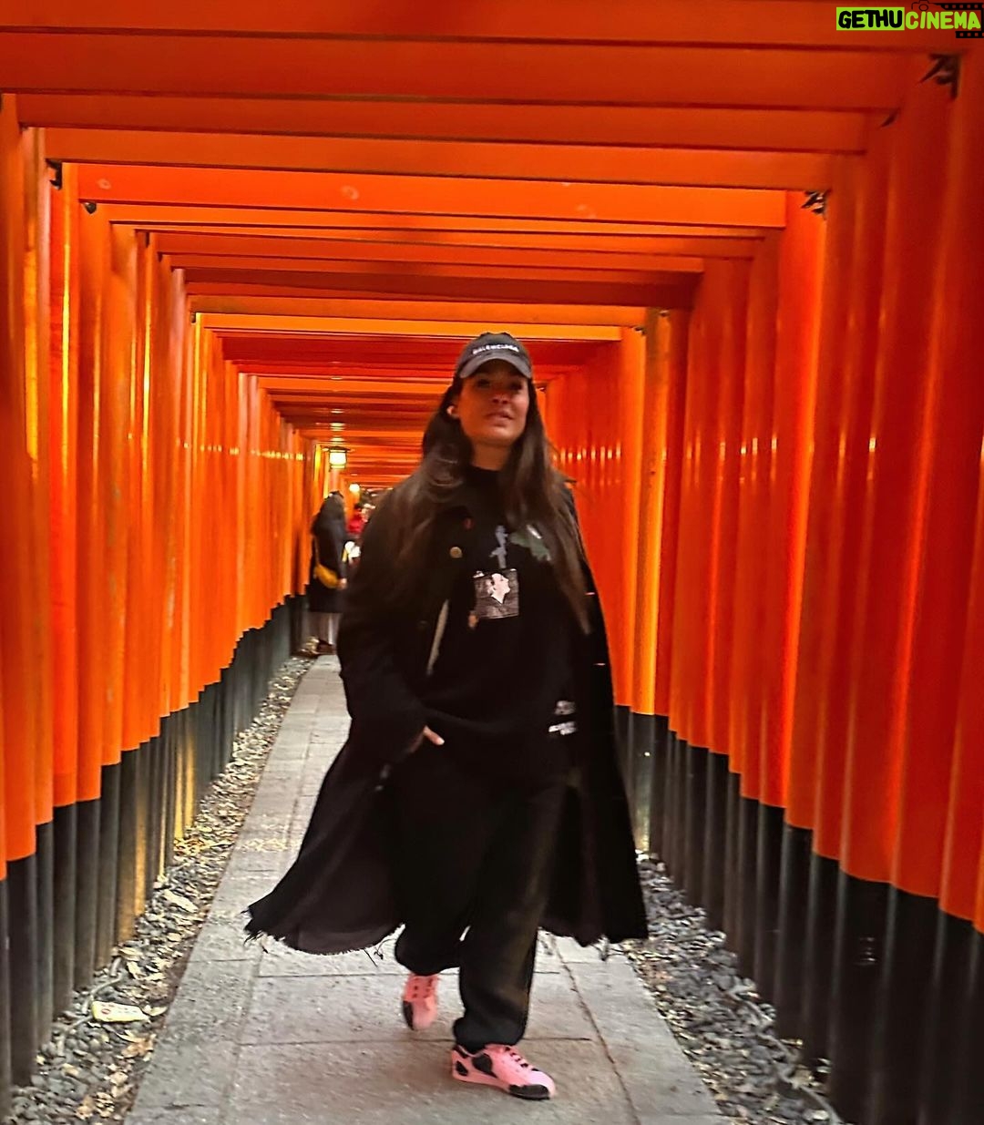 Galilea Montijo Instagram - ❤️🇯🇵 #fushimiinarishrine #kyoto #japon Fushimi Inari Shrine, Kyoto