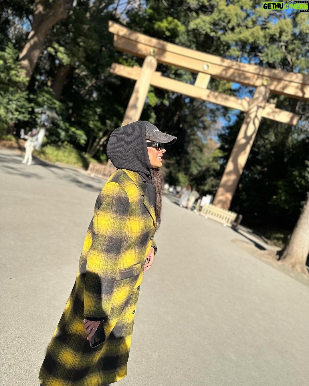 Galilea Montijo Instagram - Pidiendo deseos ππΌππΌππΌππΌππΌππΌππΌ #todosi π«Άπ» igual pa ustedes π«Άπ» Santuario Meiji