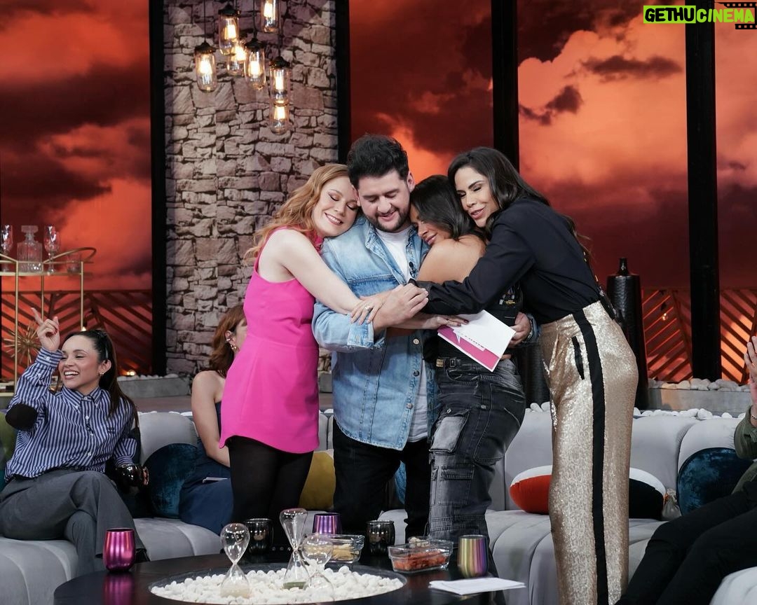 Galilea Montijo Instagram - Miércoles de @netasdivinastv