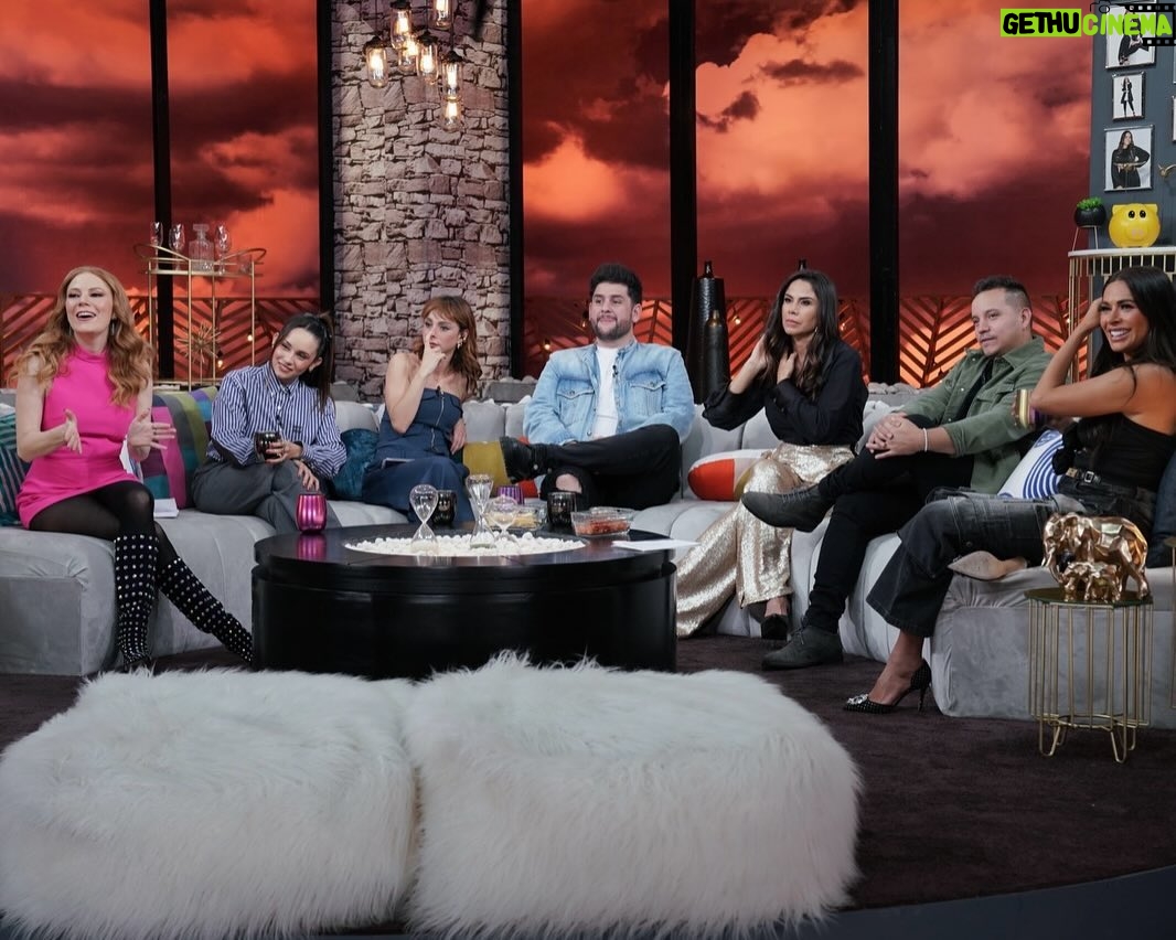Galilea Montijo Instagram - Miércoles de @netasdivinastv
