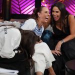 Galilea Montijo Instagram - Miércoles de rosada con las @netasdivinastv Las amooooo @natalia_tellez @danielamagun @consueloduval @paolarojas 💘💘 @canalunicable nos acompaña @gabrielsoto