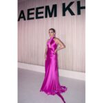 Gamila Awad Instagram - Had a pleasure attending @naeemkhannyc show for the second time. First time was during New York Fashion Week in 2019 that time in my very own home and on Om Kolthoum’s melodies made a huge addition to choose the original to compliment his originality and modernism 💘 Congratulations to my friend @amrmansi to yet another success and raising the bar keep the challenge on! Wearing @naeemkhannyc Jewelry @dimajewellery Makeup @rehamkhalifaa Styled by @mohamedashraff Hair by @shehabb.adel Photography tags on photos القاهرة