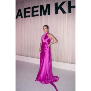 Gamila Awad Instagram - Had a pleasure attending @naeemkhannyc show for the second time. First time was during New York Fashion Week in 2019 that time in my very own home and on Om Kolthoum’s melodies made a huge addition to choose the original to compliment his originality and modernism 💘
Congratulations to my friend @amrmansi to yet another success and raising the bar keep the challenge on! 

Wearing @naeemkhannyc 
Jewelry @dimajewellery 
Makeup @rehamkhalifaa 
Styled by @mohamedashraff 
Hair by @shehabb.adel 
Photography tags on photos