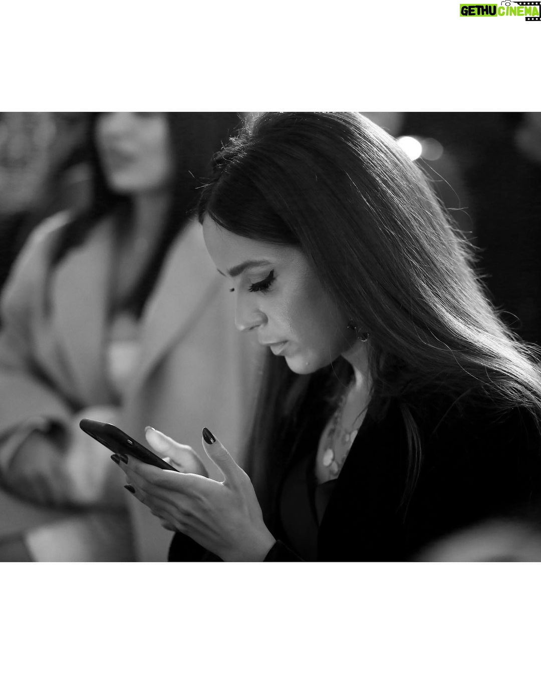 Gamila Awad Instagram - مبسوطة جداً بجائزة أفضل ممثلة شابة عن مسلسل #إلا_أنا حكاية "لازم أعيش" بتصويت جمهور الخليج شكراً مهرجان نجم العرب 🙏🏼 شكراً مريم أحمدي مخرجة هذا العمل شكرا نجلاء الحديني على القصة المميزة إنتاج سينرجي و تامر مرتضى شكرا زملائي و كل من شارك في هذا العمل So happy and proud to be appreciated and recognized for a role I worked really hard on ❤️ Thanks to my lovely team Styled by: @yasmineeissa Jewelery: @dimajewellery Makeup by: @rehamkhalifaa Hair by: @ahmed__mounir Photography: @norayoussef_photography