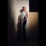 Gamila Awad Instagram - مهرجان الجونة السينمائي في دورته الاستثنائية في أسبوع أفلام فلسطينية و دايما سينما للإنسانية 🎬 في فستان تصميم @ramikadi تنسيق @yasminekenawi مكياچ @rehamkhalifaa شعر @alsagheersalons @mr.bishoo مجوهرات @houseofglamourjewellery تصوير @soma_photography19 El Gouna, مهرجان الجونه السينمائي