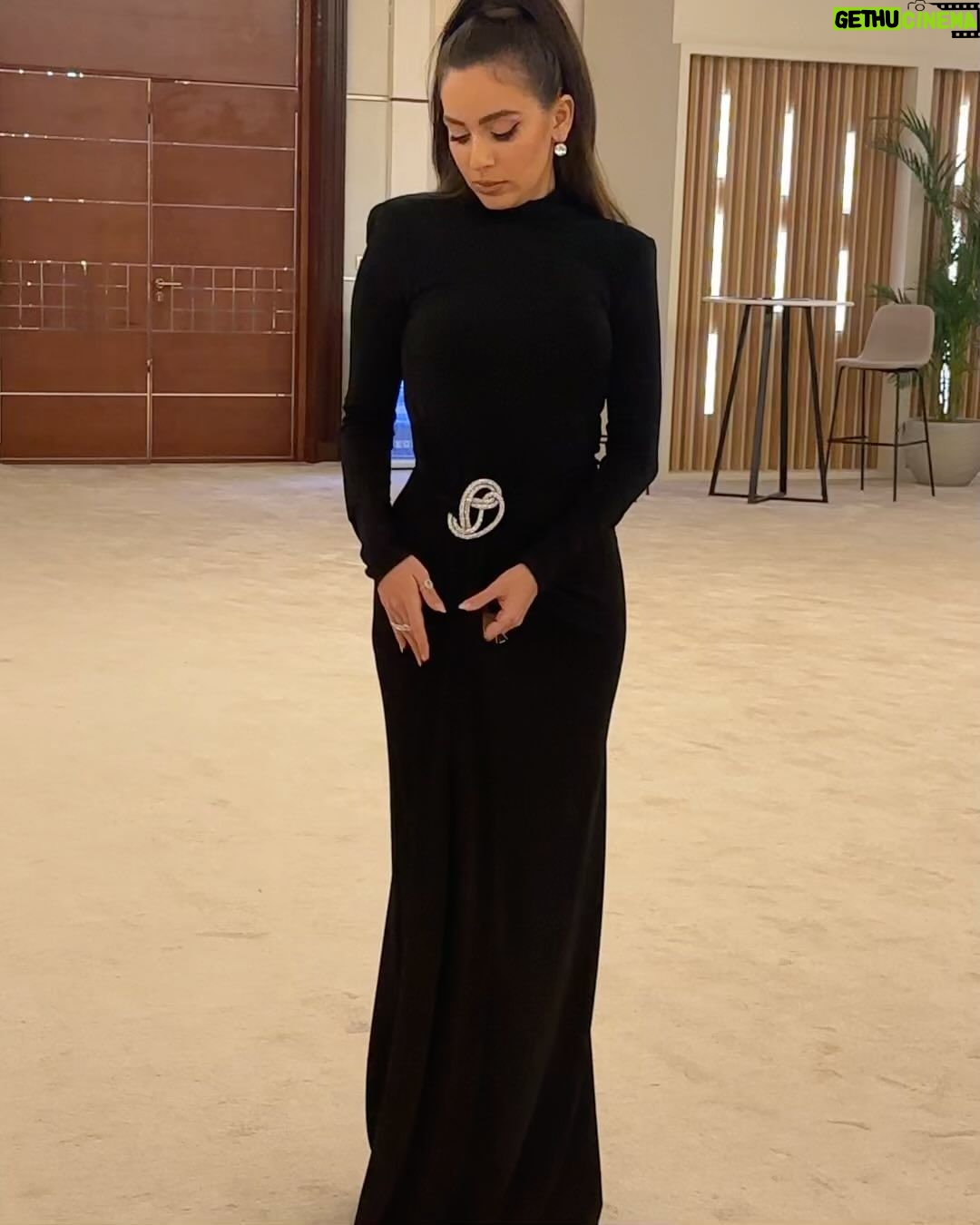 Gamila Awad Instagram - @redseafilm closing ceremony ✨ Thank you for celebrating art truely humbled with your great hospitality. My team you’ve done a remarkable job in awe of your dedication and love. Your cleverness is unmatched. Stylist: @yasminekenawi Makeup: @rehamkhalifaa Dress: @safiyaa_official Jewelry: @sarahabazajewelry Bag: @okhtein Hair: @alsagheersalons @malaksamy_1 Photography: @soma_photography19