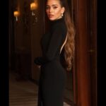 Gamila Awad Instagram - @redseafilm closing ceremony ✨ Thank you for celebrating art truely humbled with your great hospitality. My team you’ve done a remarkable job in awe of your dedication and love. Your cleverness is unmatched. Stylist: @yasminekenawi Makeup: @rehamkhalifaa Dress: @safiyaa_official Jewelry: @sarahabazajewelry Bag: @okhtein Hair: @alsagheersalons @malaksamy_1 Photography: @soma_photography19