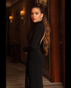 Gamila Awad Instagram - @redseafilm closing ceremony ✨ Thank you for celebrating art truely humbled with your great hospitality. My team you’ve done a remarkable job in awe of your dedication and love. Your cleverness is unmatched. Stylist: @yasminekenawi Makeup: @rehamkhalifaa Dress: @safiyaa_official Jewelry: @sarahabazajewelry Bag: @okhtein Hair: @alsagheersalons @malaksamy_1 Photography: @soma_photography19