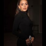 Gamila Awad Instagram - @redseafilm closing ceremony ✨ Thank you for celebrating art truely humbled with your great hospitality. My team you’ve done a remarkable job in awe of your dedication and love. Your cleverness is unmatched. Stylist: @yasminekenawi Makeup: @rehamkhalifaa Dress: @safiyaa_official Jewelry: @sarahabazajewelry Bag: @okhtein Hair: @alsagheersalons @malaksamy_1 Photography: @soma_photography19