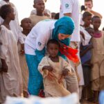 Gamze Özçelik Instagram - Kalpten kalbe giden o yol en çok sizinle güzel.💙 @umudakosanlar #DünyaÇocukGünü #WorldChildrensDay #Sudan Khartoum, Sudan
