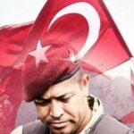 Gamze Özçelik Instagram - Ya Rabb’im.. Elbet son bulacak bu dünya hayatındaki ömrümüzde, bizim de yaşamımızı ve ölümümüzü şerefli eyle. Rızan yolunda yaşat, rızan yolunda al canımızı.. Ömrümüz yoluna, dinine, vatanımıza bin kez feda olsun.. Kahraman şehitlerimizi rahmetle, gazilerimizi, o gecede göğsünü siper eden, dua ordularıyla yeri göğü inleten canlarımızı dualarla anıyoruz. Allah sizden razı olsun 🌹🌹🌹 #15Temmuz 🇹🇷