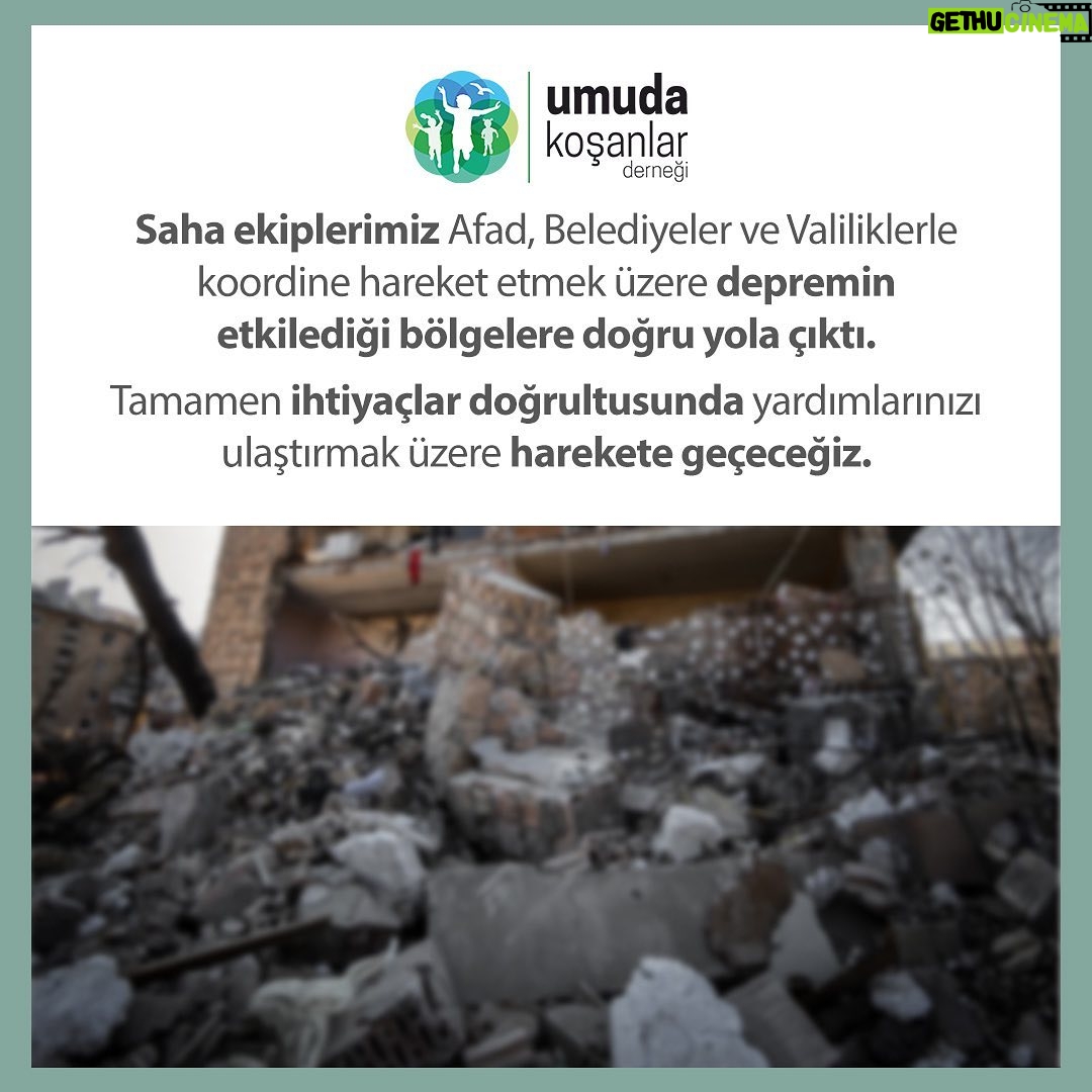 Gamze Özçelik Instagram - Çok üzgünüz.. Söyleyecek söz bulamıyorum… Allah zor durumdaki tüm canların ve yardım ulaştırmaya çalışan ekiplerin yar ve yardımcısı olsun.. #deprem @umudakosanlar