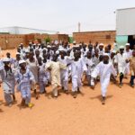 Gamze Özçelik Instagram - KURBAN BAYRAMI YAKLAŞIYOR 🎈 . Geçtiğimiz sene kurban bayramını “Umuda Koşanlar Derneği” olarak Afrika Sudan’da geçirmek nasip olmuştu. Yüzlerce çocuğumuzun, ailemizin karnının doyduğuna, yüzündeki gülümsemeye tanık olmanın yaşattığı manevi hazzı ve şükrü anlatmamın yolu yok. Bu sene de Allah nasip ederse, @umudakosanlar olarak Afrika Somali’de olacağız. Kurbanlarını dünyanın en mazlum ve zor coğrafyalarından birine göndermek isteyen kardeşlerim için bilgileri aşağıda paylaşıyorum. Çok sevgiler❤️ #UmudaKosanlar #Africa #Somalia #Kurban2018 #Aşk @umudakosanlar . Hisse bedeli: 525 tl. Küçükbaş kurban bedeli: 650 tl. dir. . 🌿Detaylı bilgi ve bağış hesapları için; 📞 0216 349 49 08 📱 0532 139 68 58 . . 🌿Online bağış ve hesap numaraları için; 🌐 www.umudakosanlar.org Açıklama bölümüne ‘Kurban’ yazmayı ve telefon numaranızı eklemeyi unutmayınız.