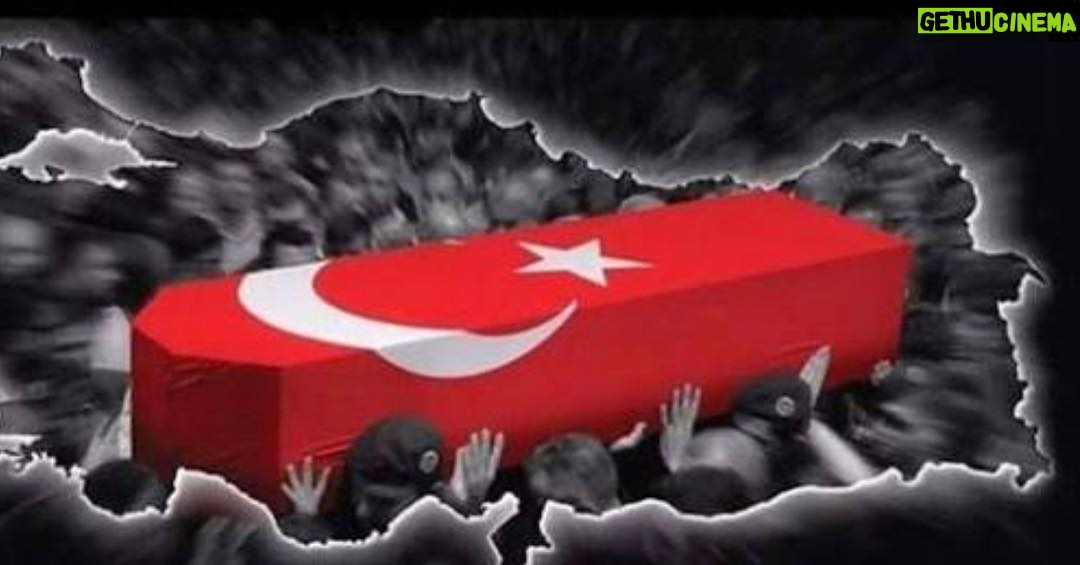 Gamze Özçelik Instagram - Vatanımızın güzel evlatları Allah sizden razı olsun, şehitliğiniz kabul olsun. Efendimize selam olsun🌹.. Nur içinde yatın. Bize haklarınızı helal edin inşaAllah...🌹#ŞehitlerÖlmezVatanBölünmez #Afrin #Vatan