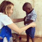 Gamze Özçelik Instagram - Bazı anlar ömre bedel ❤️ #UmudaKosanlar #UmutluKöyler #Tanzania #ZanziBar #MaşaAllaaaah :)) @umudakosanlar Zanzibar, Tanzania