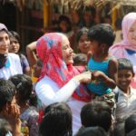 Gamze Özçelik Instagram - Servet dedikleri ❤️ @umudakosanlar #UmudaKosanlar #ArakanMülteciKampları #Rohingya #CoxsBazar #Bangladesh #UmutEvleri #Love 📷; @yavuzatalaycomtr Rohingya Refugee Camp