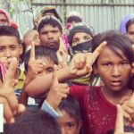Gamze Özçelik Instagram - Arakan'lı canlardan selam getirdim sizlere. Dediler ki; 'Hakikat Birdir' ..☝🏻@umudakosanlar #UmudaKosanlar #Arakan #Bangladesh #Rohingya #Refugees 📸; @gamzeozcelikk