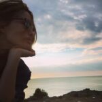 Gamze Özçelik Instagram - Gökyüzüm var benim.. Denizim, toprağım, huzurum, şükrüm var.. Daha ne olsun? #HamdOlsun 🤗💙