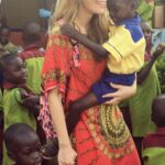 Gamze Özçelik Instagram - ❤️ #africa #ghana #senyaberaku #orphanage Ghana, Africa