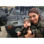 Gamze Özçelik Instagram - O karanlık geceyi aydınlığa çıkaran, üzerimize oynanan oyunları bozan Allah'a Hamd-ü Senalar olsun. Ya Rabbim, şehitlerimize rahmet eyle. Gazilerimizi, o gece ve her daim vatanını korumak için canını ortaya koyan kardeşlerimizi, sabahlara kadar dualar ederek, ayetlerinle üzerimize koruma kalkanları ören canlarımızı razı olduğun kullarından eyle. Bizi vatansız, bizi yurtsuz, bizi ruhsuz, bizi SENSİZ bırakma Allah'ım... 🙌🏻 ❤️#15Temmuz #15July #History "Onlar tuzak kurdular. Allah da tuzak kurdu. Allah, tuzak kuranların en hayırlısıdır." /Al-İmran-54 ☝🏻