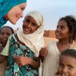 Gamze Özçelik Instagram - Kalpten kalbe giden o yol en çok sizinle güzel.💙 @umudakosanlar #DünyaÇocukGünü #WorldChildrensDay #Sudan Khartoum, Sudan