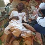 Gamze Özçelik Instagram - Bana özelden sayısızca mesaj geliyor, 'biz ne yapabiliriz' diye. İşte fırsat; 🗣 Uzun zamandır takip ettiğim yavrularımız. Sudan Darfur'da iç savaştan kurtarılıp, kamyon üzerinde 3 günde yetimhaneye taşınan, anne ve babasizlik bir yana, yoklukla mücadele etmeye çalışan 1200 çocuk... Zor şartlarda hayata tutundurmaya çalıştığımız yetim ve hafız evlatlarımız için sizlerden destek rica ediyoruz. Sevgiler❤️ #Sudan #Darfur #Orphan #Orphanage #Africa #Love @umudakosanlar