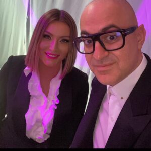 Garik Martirosyan Instagram - Парик у нас в семье один на двоих... @jannalevina_martirosyan