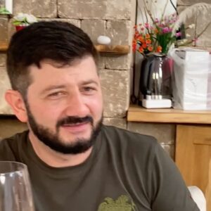 Garik Martirosyan Instagram - С ДНЁМ РОЖДЕНИЯ, ДОРОГОЙ МИША!❤️ Будь всегда таким же лучезарным, веселым и классным, как в этом ролике!🎈 @m_galustyan