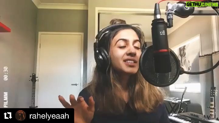 Garik Martirosyan Instagram - @rahelyeaah Как вам такое? Круто, да?! Cooool!