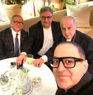 Garik Martirosyan Instagram - Ноябрь 1991 года. Токио. Угольников, Акопов, Оганезов. Легендарные люди! ❤️ И я.