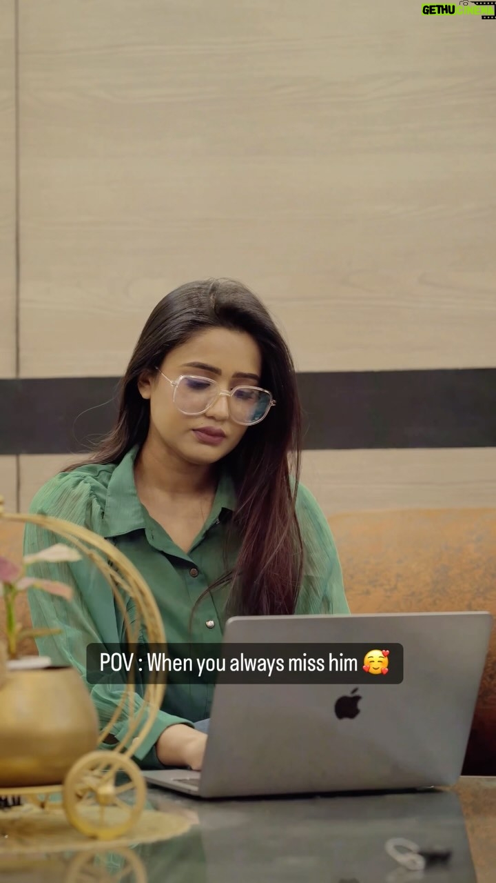 Garima Chaurasia Instagram - Kehnde ne nainaa.. 💕 . @vishalmishraofficial @rochakkohli @tseries.official #gimaashi #reels #kehndenenaina #gimaians #trending