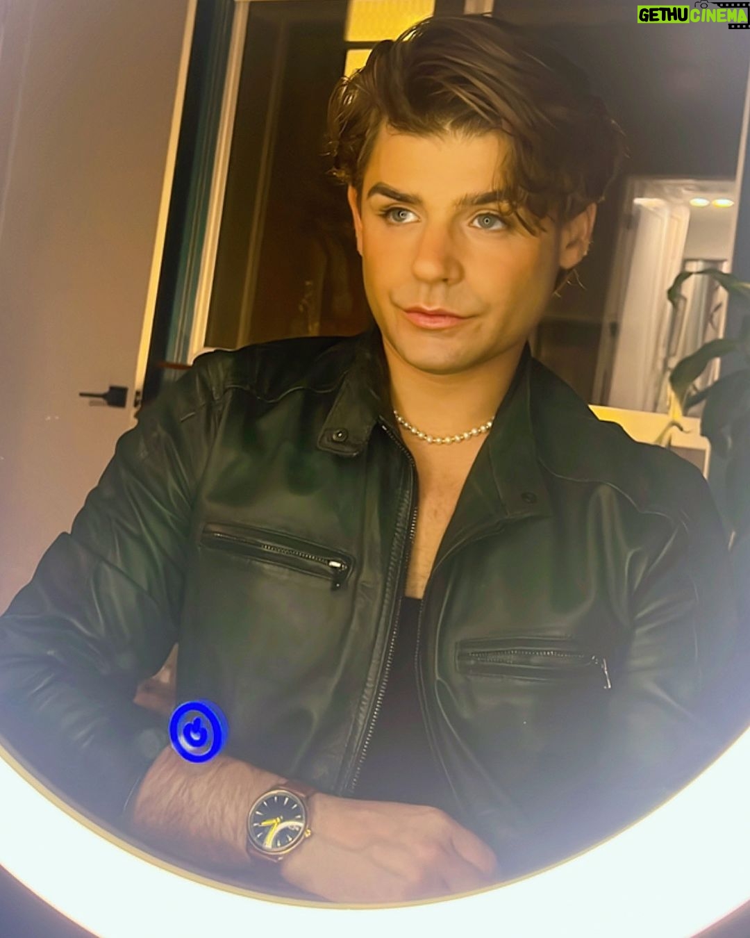 Garrett Clayton Instagram - Keeping my composure through the holidays 🙌 how about you lol