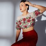 Gauahar Khan Instagram - Red-dy 🙋🏻‍♀️♥️ Low-key, just showing off my makeup skills ! 😬 💄