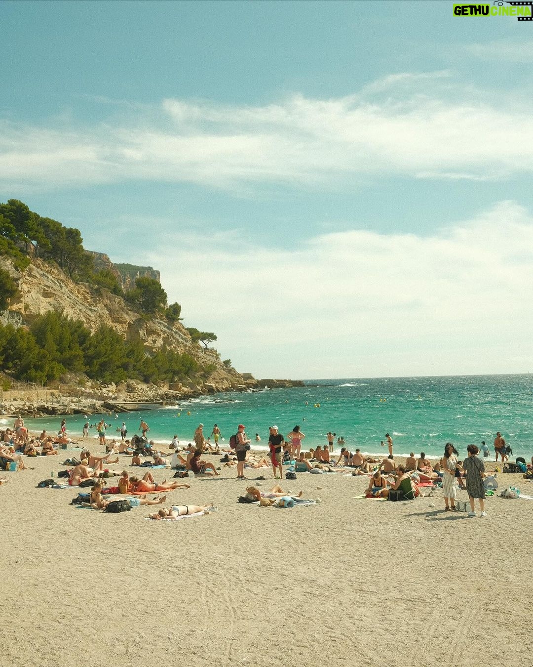 Gavin Casalegno Instagram - The iconic old school beach photo🌴 Cassis, France