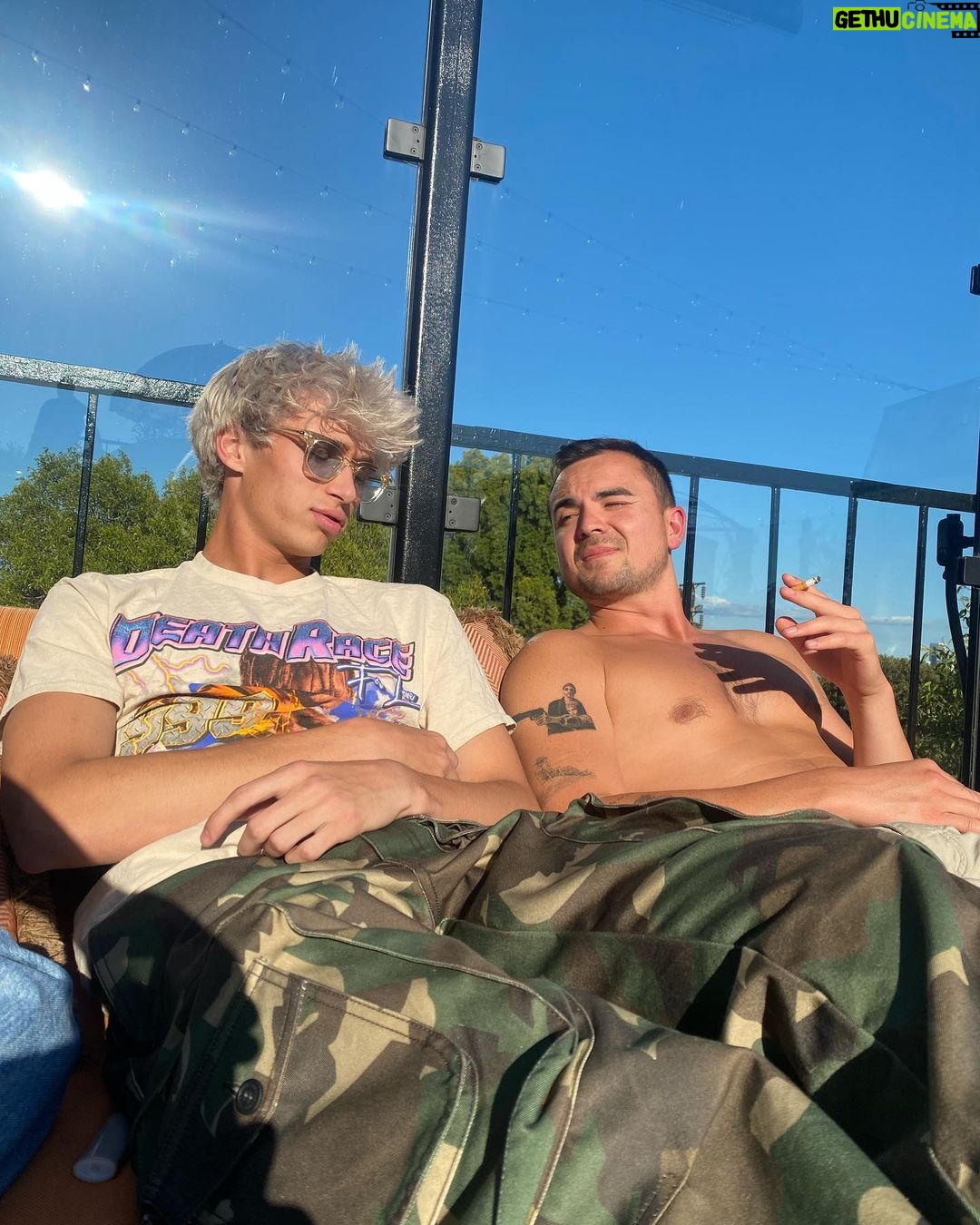 Gavin Leatherwood Instagram - i’ve been so productive lately