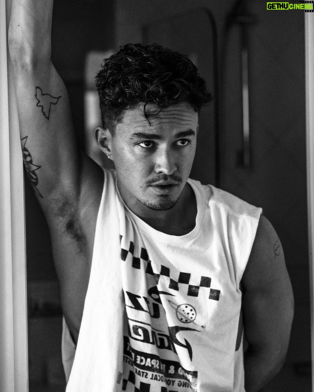 Gavin Leatherwood Instagram - « Paris, France » Photographed by @tanguyonakoy