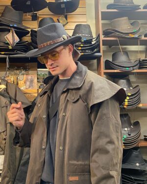 Gavin Leatherwood Instagram - I’ve been kidnapped… don’t send help 🏜️🌵🧙🏼‍♂️